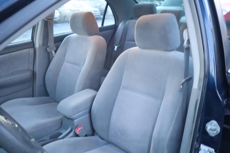 Toyota Corolla CE 2005