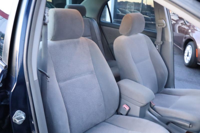 Toyota Corolla CE 2005