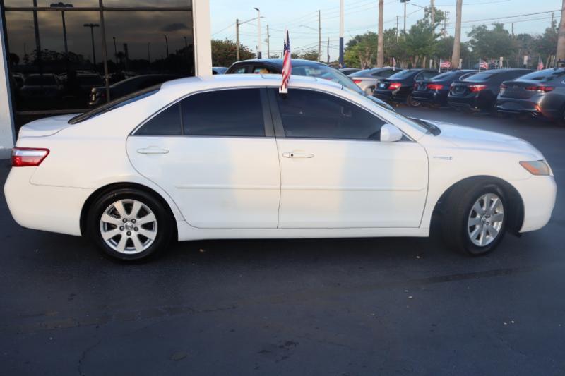 Toyota Camry Hybrid Sedan 2009