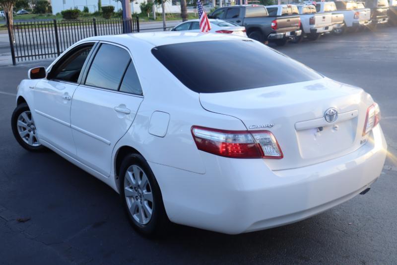 Toyota Camry Hybrid Sedan 2009