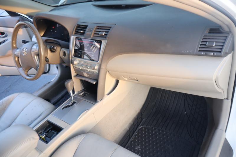 Toyota Camry Hybrid Sedan 2009