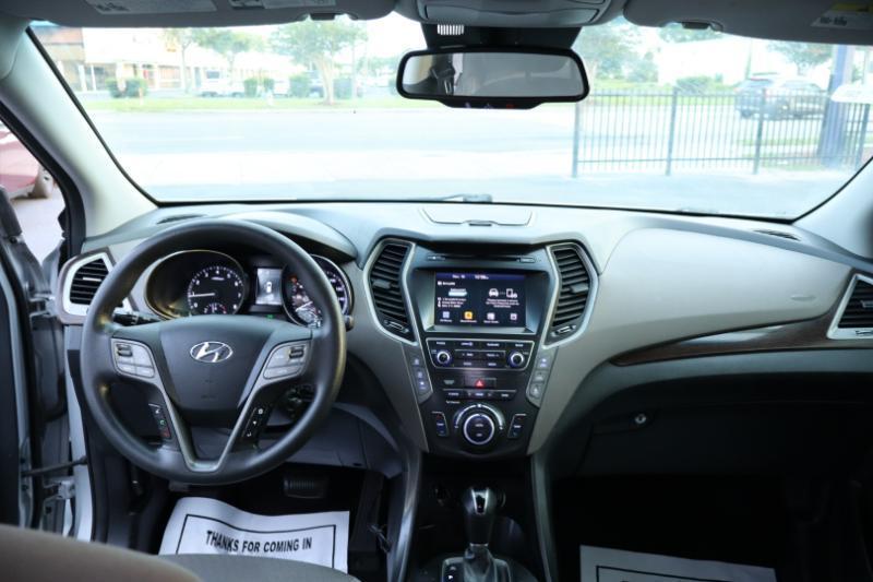 Hyundai Santa Fe SE FWD 2017
