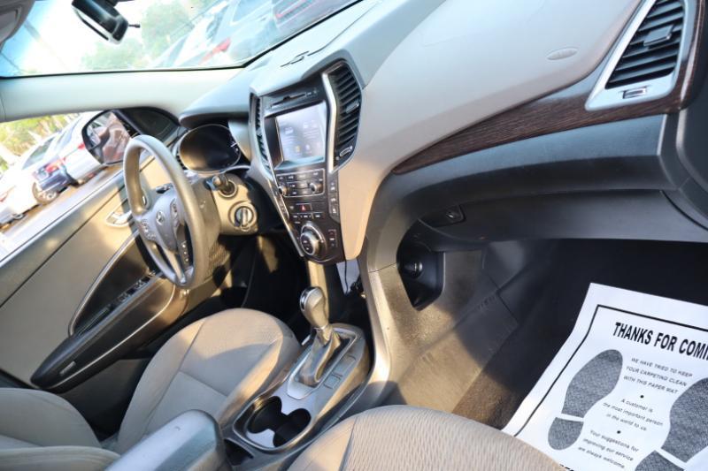 Hyundai Santa Fe SE FWD 2017