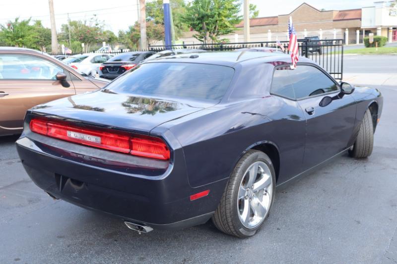 Dodge Challenger SXT 2012