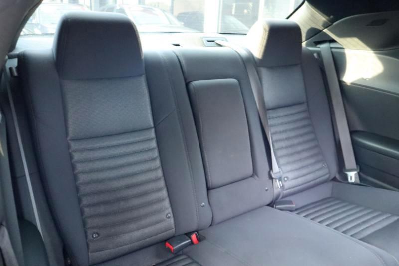 Dodge Challenger SXT 2012