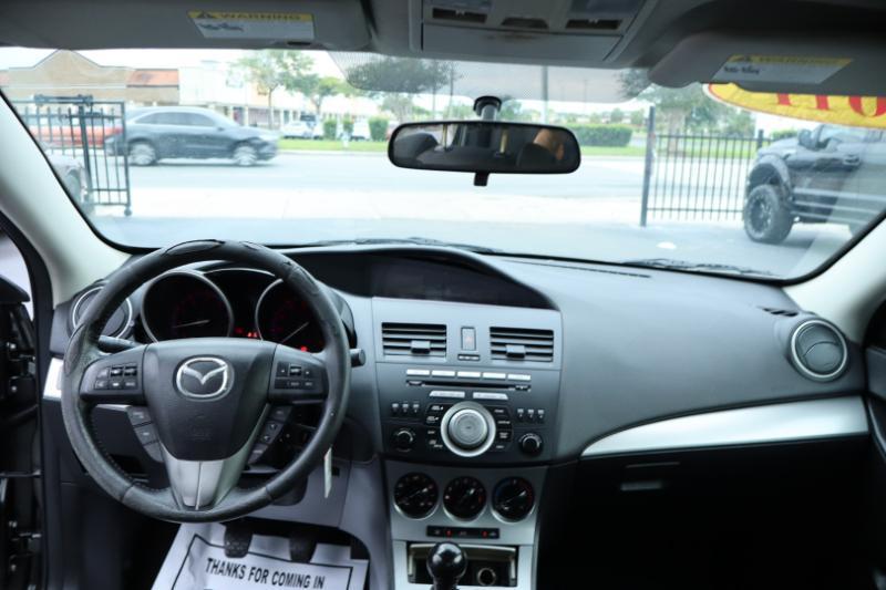 Mazda MAZDA3 s Sport 4-Door 2011