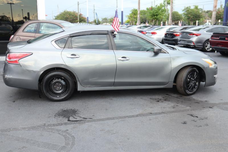 Nissan Altima 2.5 SV 2015