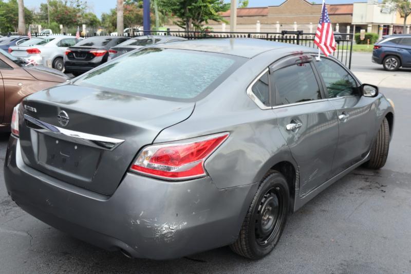 Nissan Altima 2.5 SV 2015