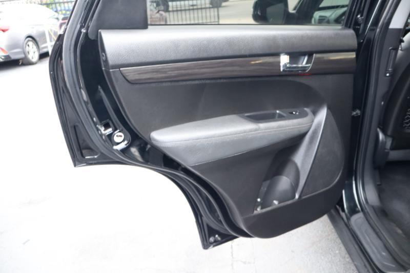 Kia Sorento EX 2WD 2012