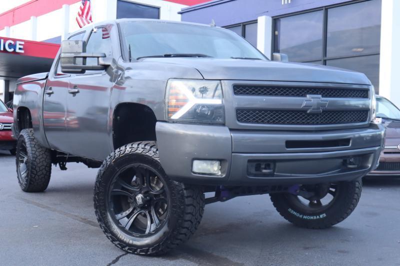 Chevrolet Silverado 1500 LT Crew Cab 4WD 2011