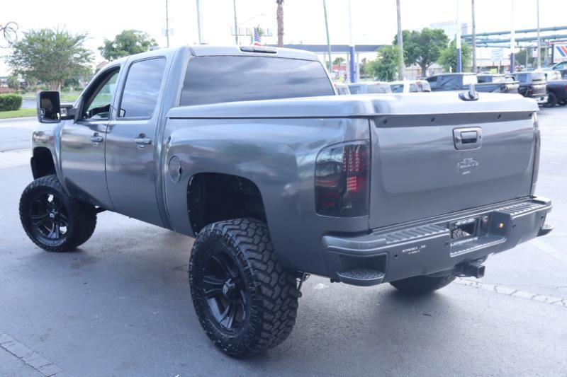 Chevrolet Silverado 1500 LT Crew Cab 4WD 2011
