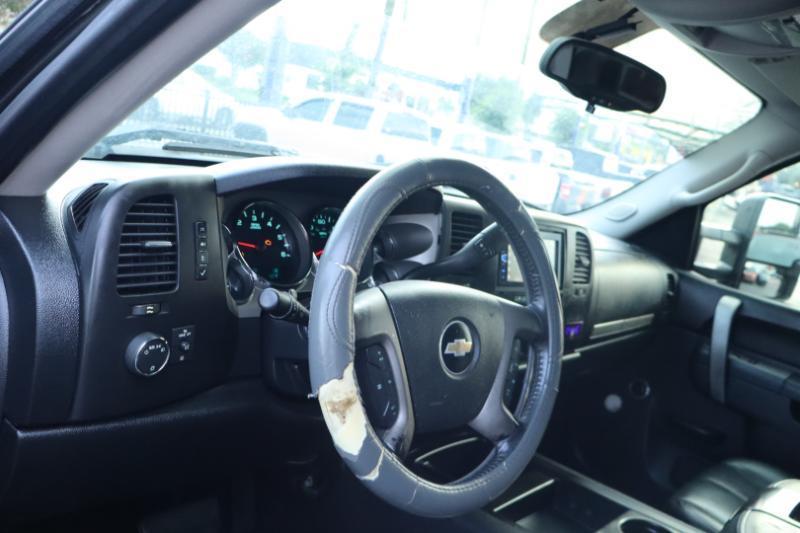 Chevrolet Silverado 1500 LT Crew Cab 4WD 2011