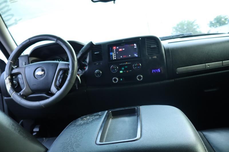 Chevrolet Silverado 1500 LT Crew Cab 4WD 2011