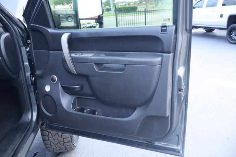 Chevrolet Silverado 1500 LT Crew Cab 4WD 2011