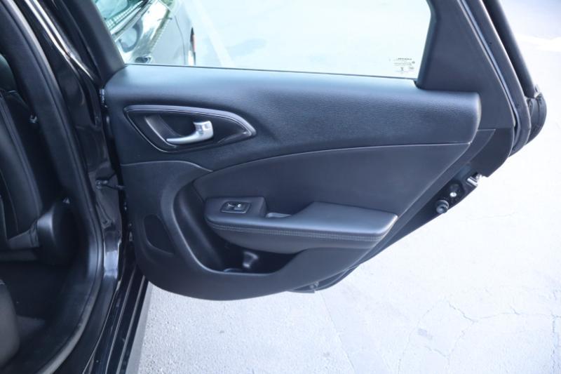 Chrysler 200 S 2015