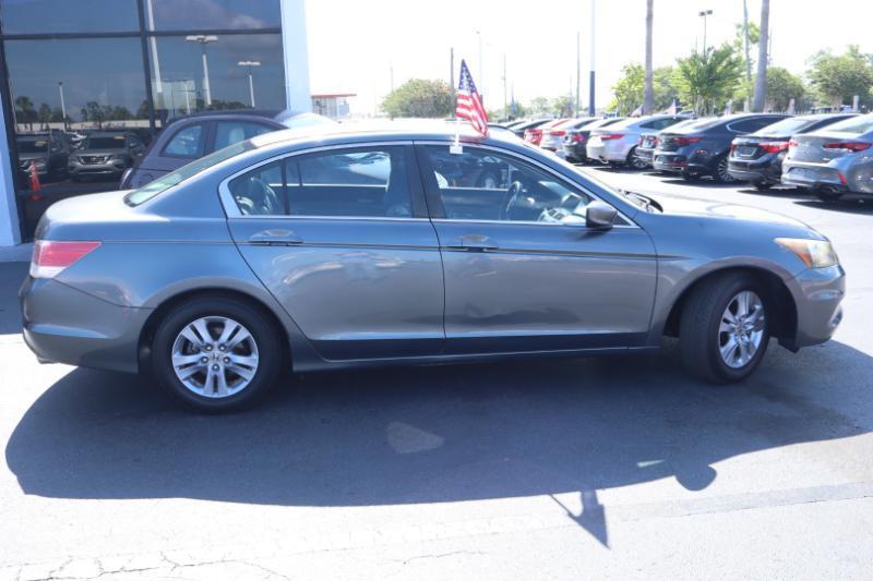 Honda Accord LX-P Sedan AT 2011