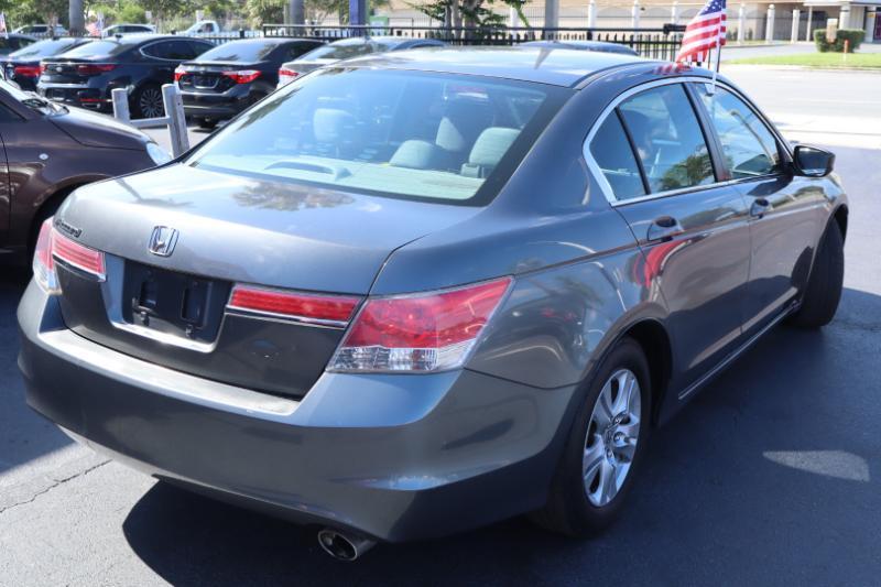 Honda Accord LX-P Sedan AT 2011