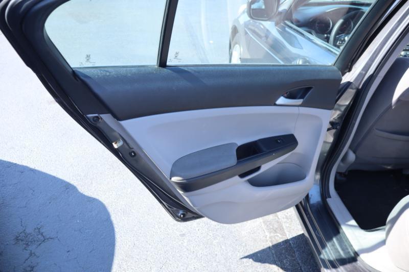 Honda Accord LX-P Sedan AT 2011