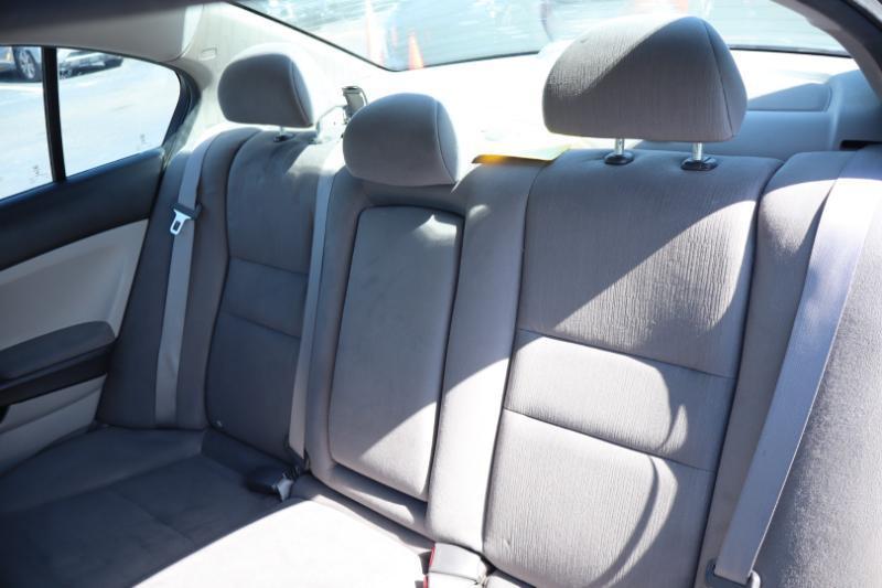 Honda Accord LX-P Sedan AT 2011