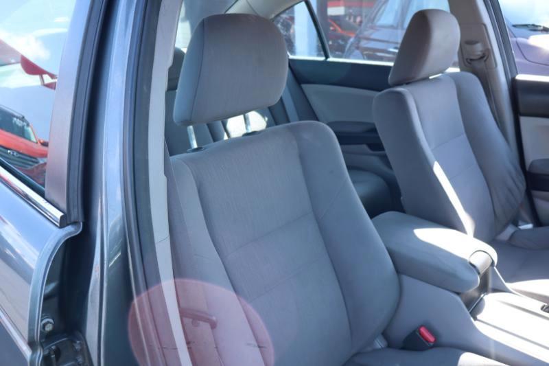 Honda Accord LX-P Sedan AT 2011