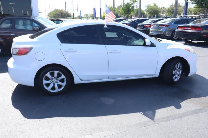 Mazda MAZDA3 i Sport 4-Door 2012
