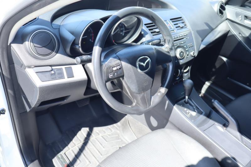 Mazda MAZDA3 i Sport 4-Door 2012