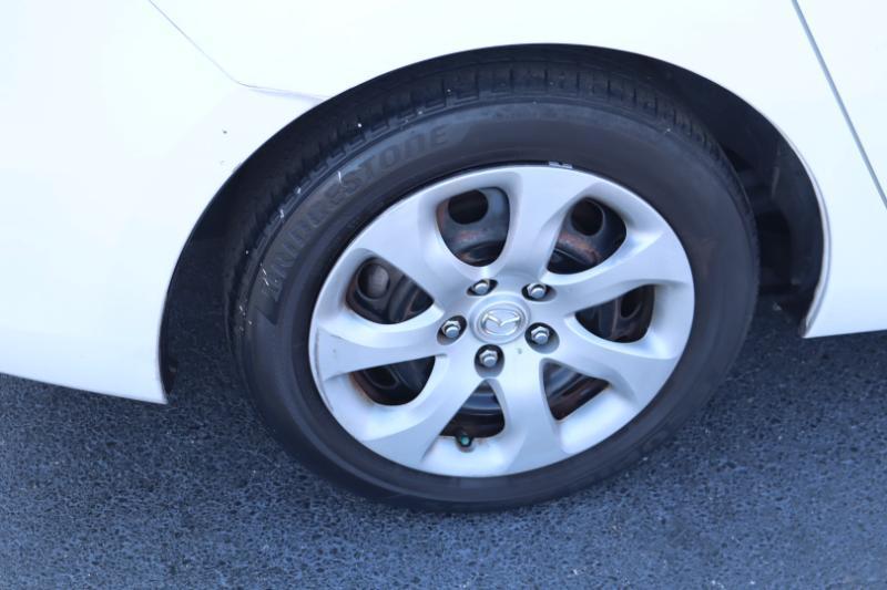 Mazda MAZDA3 i Sport 4-Door 2012