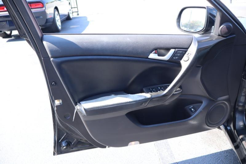 Acura TSX 5-Speed AT with Tech Package 2011