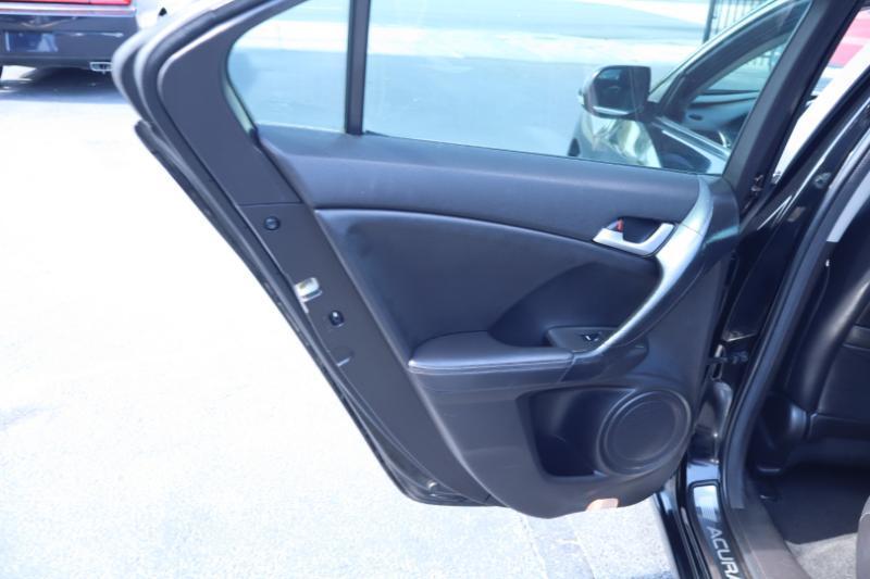 Acura TSX 5-Speed AT with Tech Package 2011