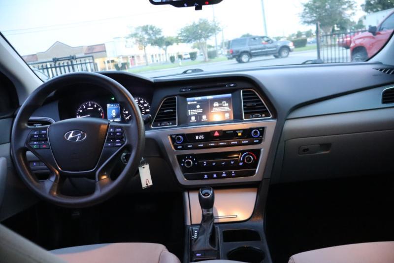 Hyundai Sonata SE 2017