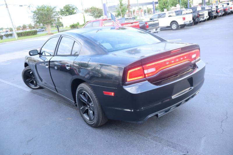 Dodge Charger SE 2011