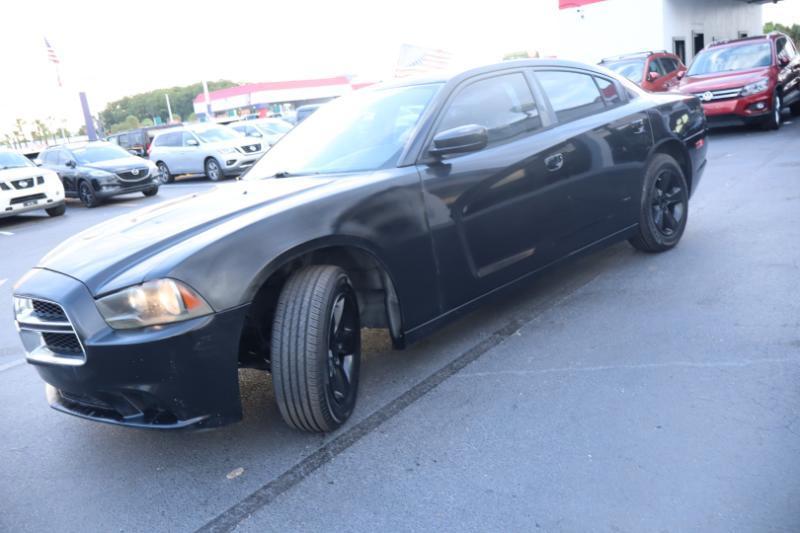 Dodge Charger SE 2011