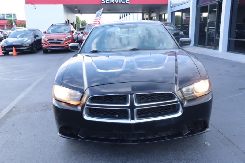 Dodge Charger SE 2011