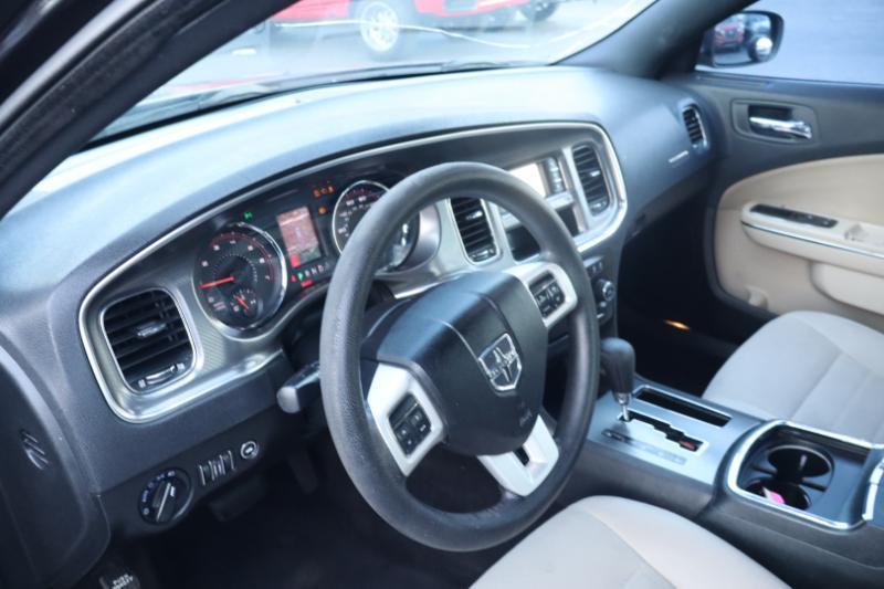 Dodge Charger SE 2011