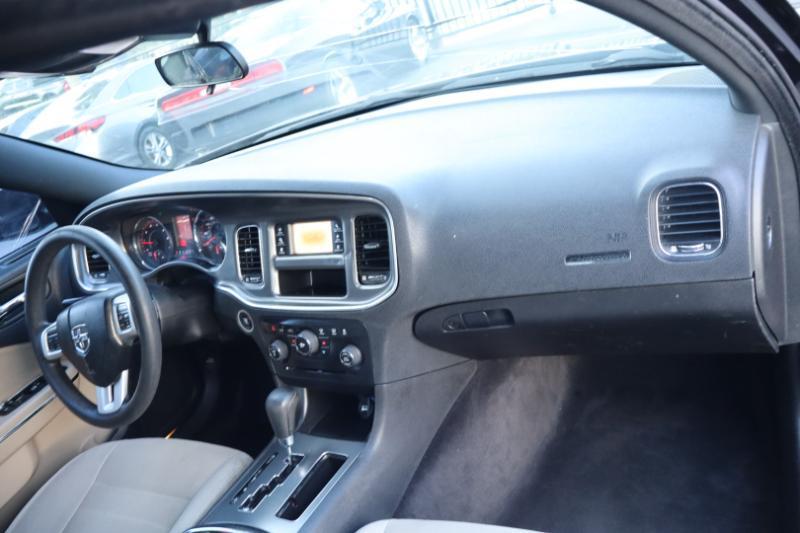 Dodge Charger SE 2011