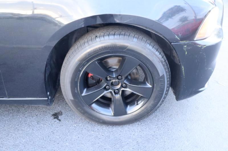 Dodge Charger SE 2011
