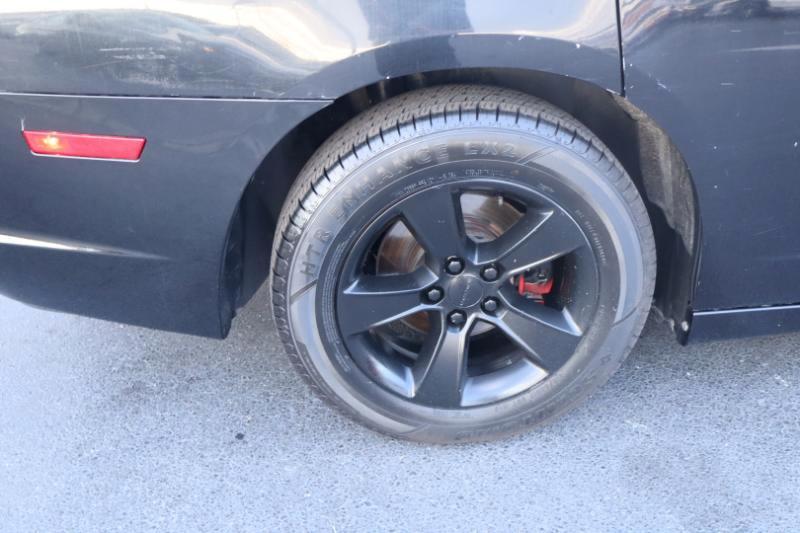 Dodge Charger SE 2011