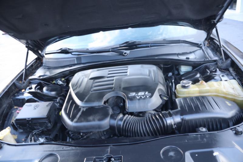 Dodge Charger SE 2011
