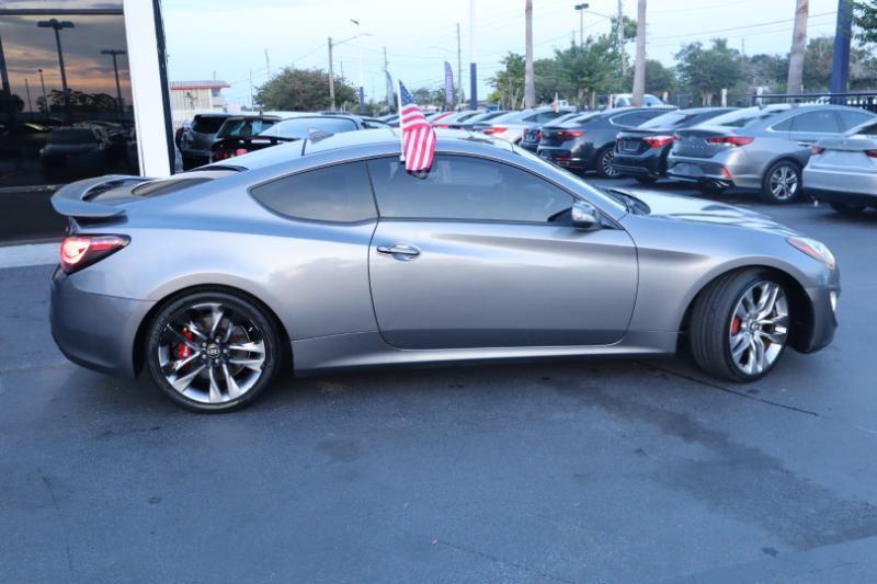 Hyundai Genesis Coupe 3.8 R-Spec 6MT 2013