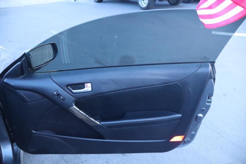Hyundai Genesis Coupe 3.8 R-Spec 6MT 2013