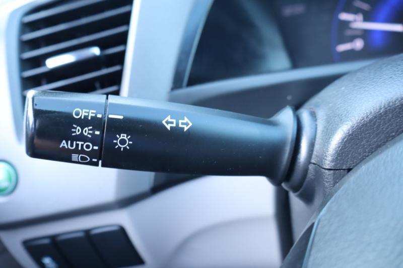 Honda Civic EX-L Sedan 5-Speed AT 2012