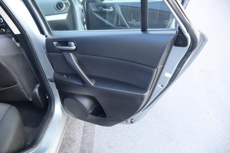 Mazda MAZDA3 i Touring AT 5-Door 2013