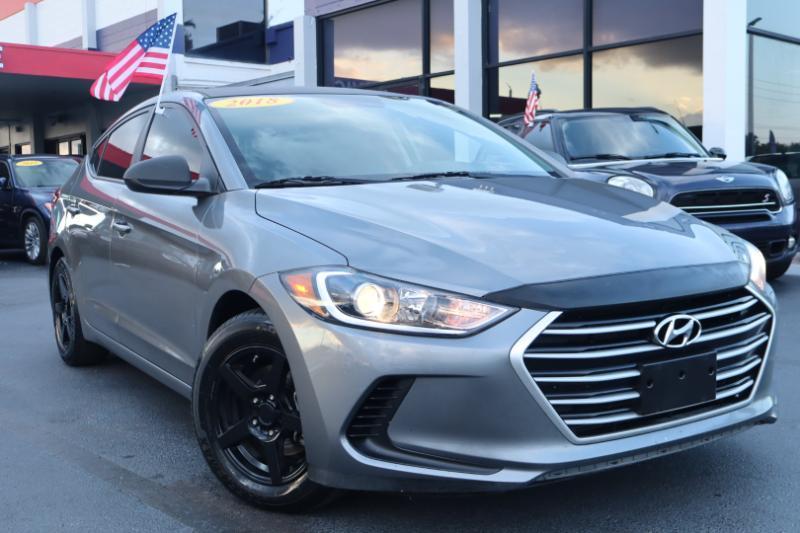 Hyundai Elantra SE 6AT 2018