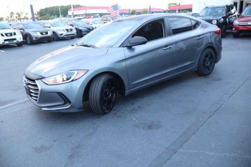 Hyundai Elantra SE 6AT 2018