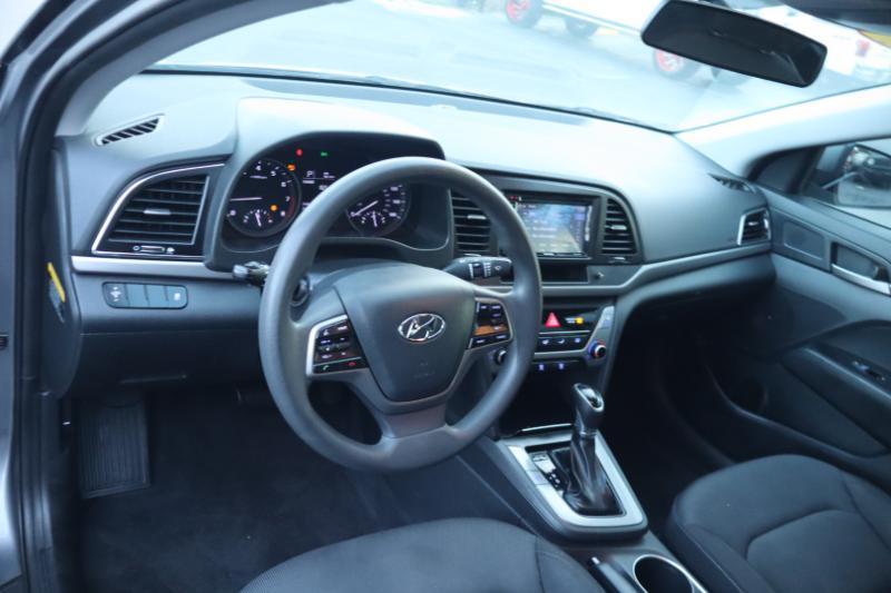 Hyundai Elantra SE 6AT 2018