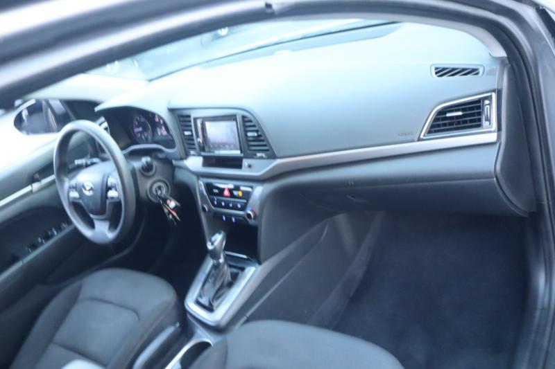 Hyundai Elantra SE 6AT 2018
