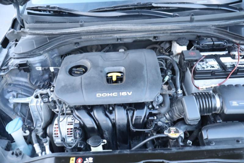 Hyundai Elantra SE 6AT 2018