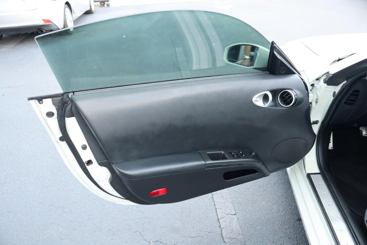 Nissan 350Z 2dr Cpe Enthusiast Auto 2004
