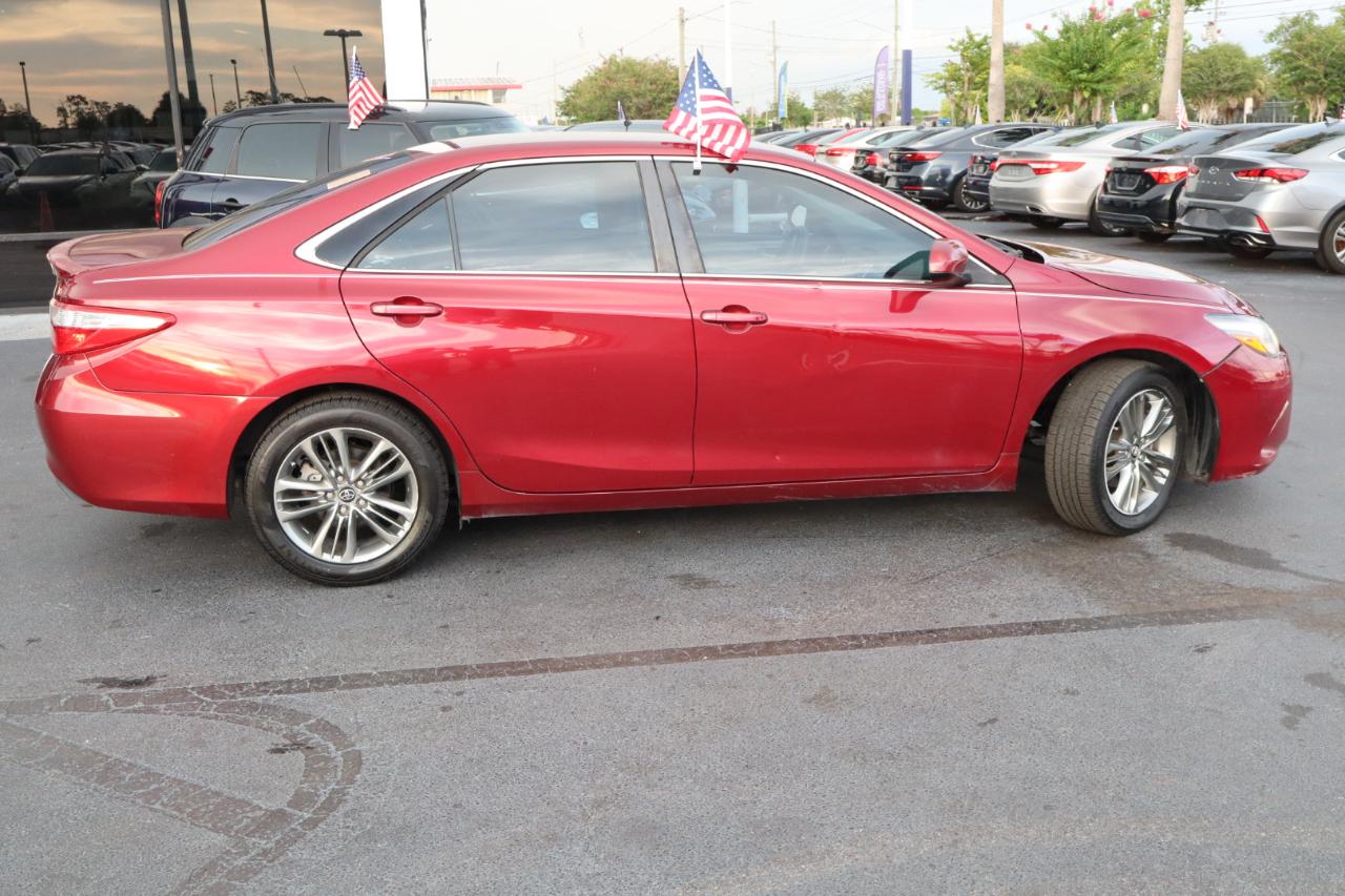 Toyota Camry 4dr Sdn I4 Auto SE w/Special Edition Pkg (Natl) 2016