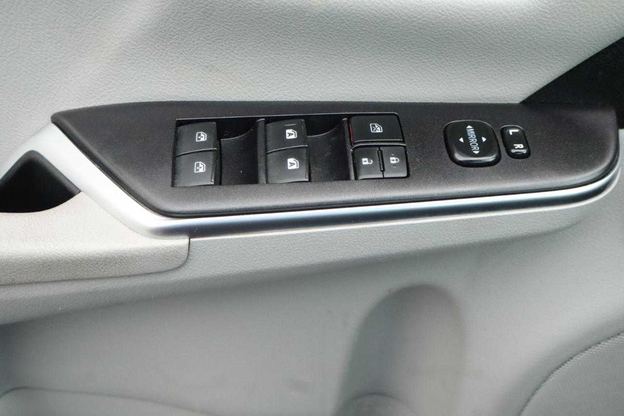Toyota Camry 4dr Sdn I4 Auto SE w/Special Edition Pkg (Natl) 2016